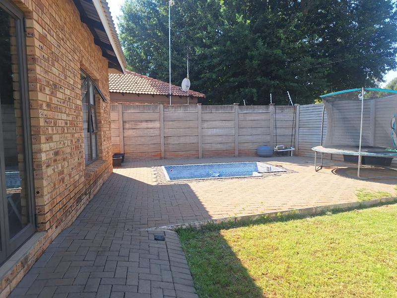 2 Bedroom Property for Sale in Adamayview North West
